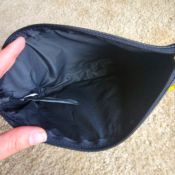 Adrienne Vittadini Cosmetic Bag - Picture 3 of 3